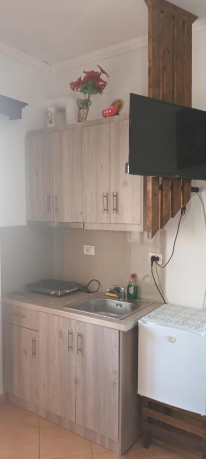 Apartments Resul Pushi Εξαμίλιο Εξωτερικό φωτογραφία