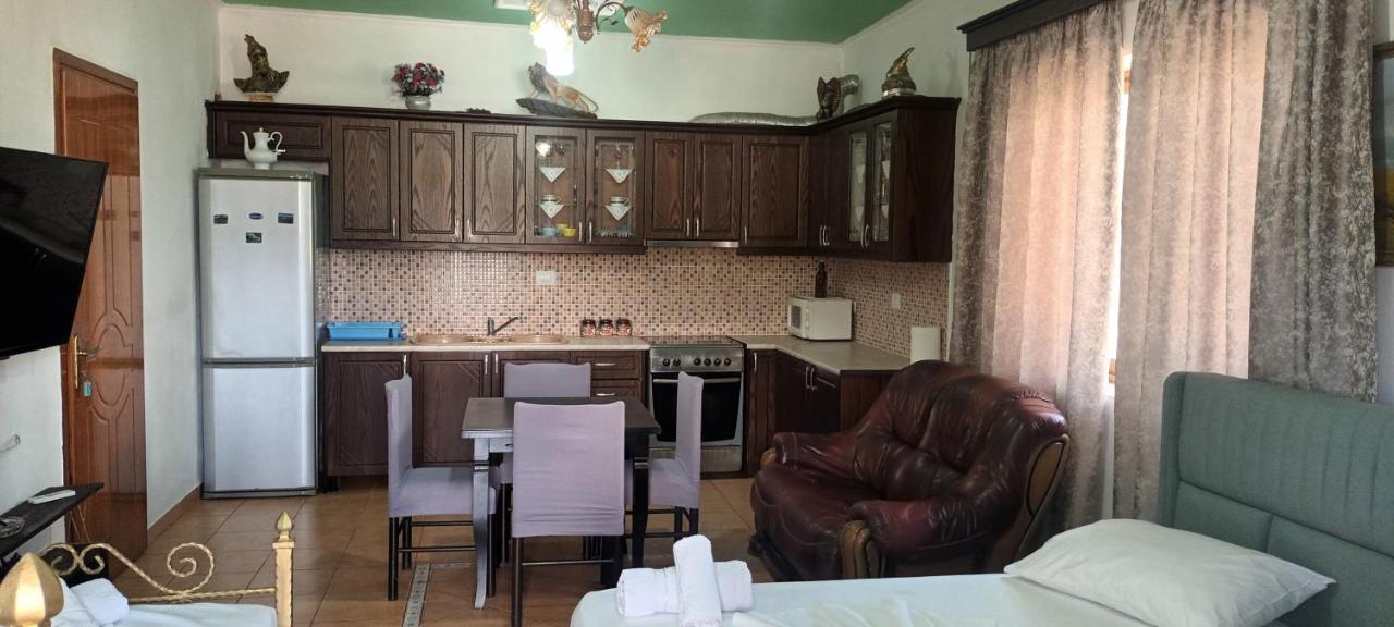 Apartments Resul Pushi Εξαμίλιο Εξωτερικό φωτογραφία